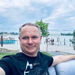 Про продавец Максим Володимирович