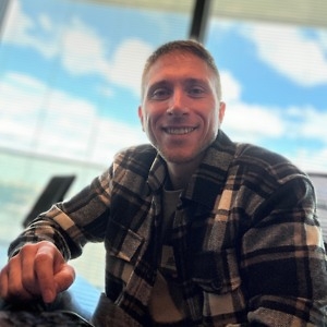 Про продавец Дмитро Мартиненко