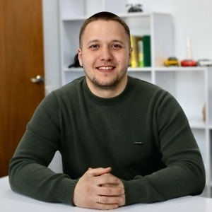 Про продавец Дмитро Леонідович Дударко