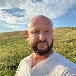 Про продавец Давид Кухар