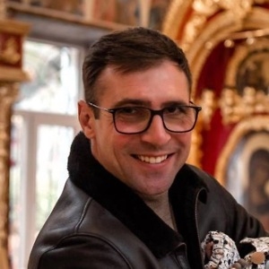 Про продавец Анатолий