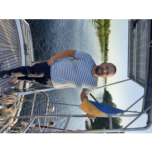 Про продавець Максим