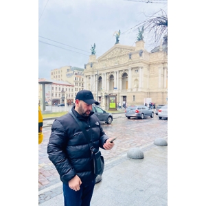 Про продавец Дмитро  Анатолійович Корнієнко