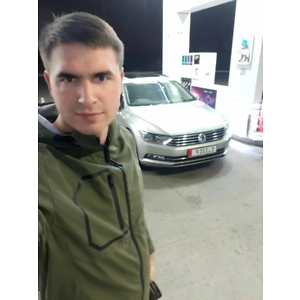 Про продавец Анатолий