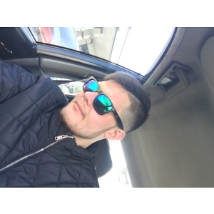 Про продавец Mаксим Олександрович  Максимов