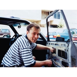 Про продавець Виктор