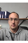 Продавец Іван Чийпеш