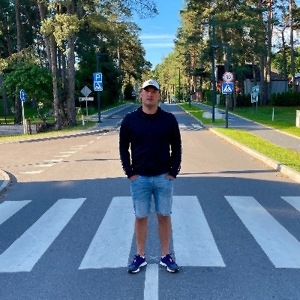 Про продавець Сергій