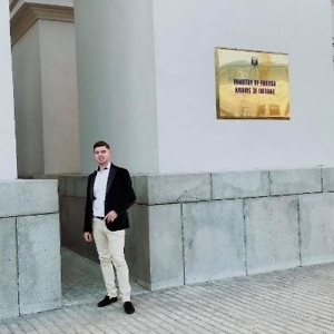 Про продавець Юрій Романович Про продавець Юрій Романович