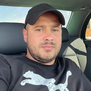 Про продавец Игорь