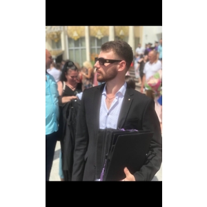 Про продавец Віталій