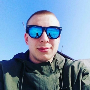 Про продавец Артём 