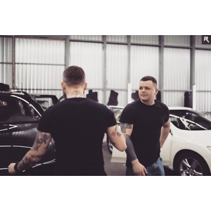 Про продавець Дем'ян Новицький