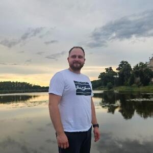 Про продавец Юрій Ігорович  Балагурак