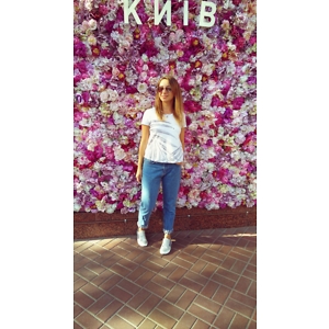 Про продавец Валерія