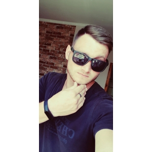 Про продавець Анатолій Юрійович