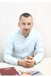 Продавець Дмитро Борисович Гира