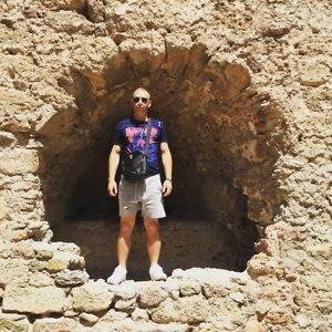 Про продавец Кирилл Евгеньевич  Багиев 