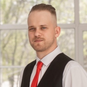 Про продавец Максим Геннадьевич