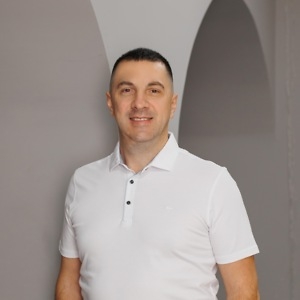 Про продавец Денис Дмитренко