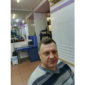 Про продавец Володимир  Анатолійович  Корнелюк