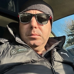 Про продавец Олег Викторович