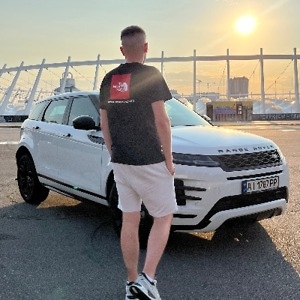 Про продавець Максим Ігорович  Демків 