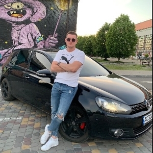 Про продавец Владислав Валерійович Підмоклий