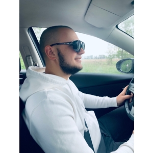 Про продавец Ростислав