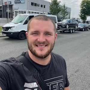 Про продавец Костя Костянтинович Кушнір Про продавец Костя Костянтинович Кушнір