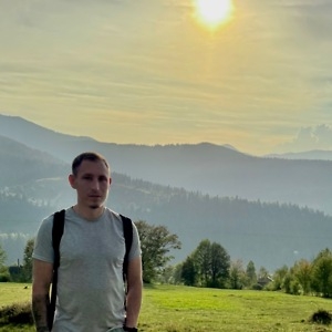 Про продавец Ruslan Viktorovich Korniienko