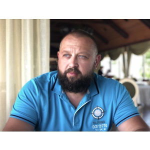 Про продавец Сергій