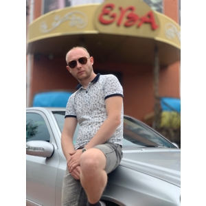 Про продавець Олег  Вікторович