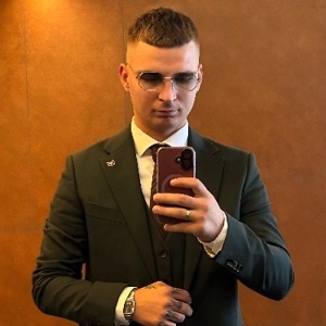 Про продавец Саша Андрійович Болховіт