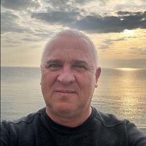 Про продавец Юрій