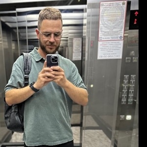 Про продавец Олександр Кубрак