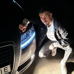 Про продавец Артем