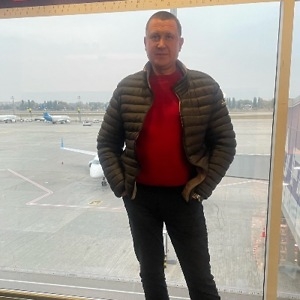 Про продавец Анатолий