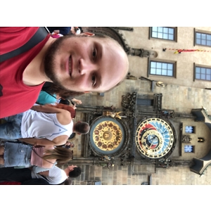 Про продавец Артем 