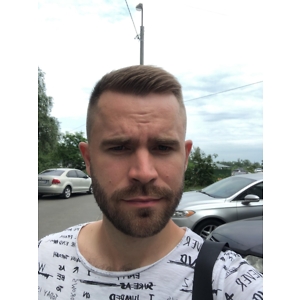 Про продавець Максим  Кузнецов 