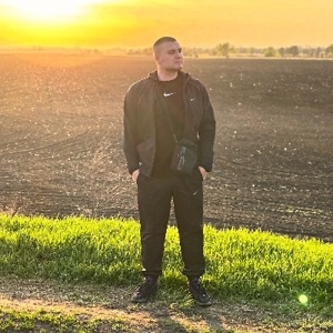 Про продавец Danil Ustinov