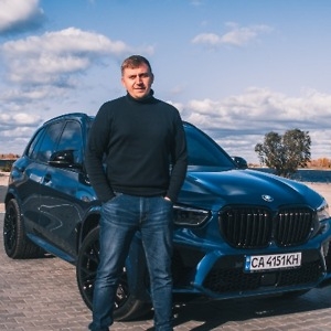 Про продавець Виталий