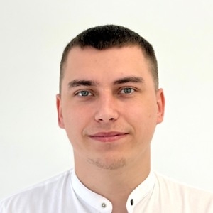 Роман Абрамів