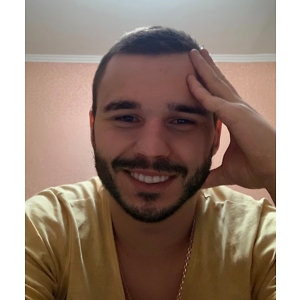 Про продавец Максим  Стасюк