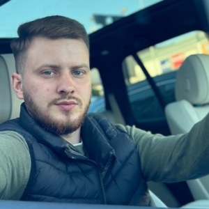 Про продавец Валерий