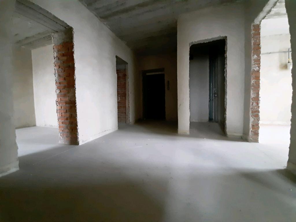 Продается 3-комнатная квартира 80 кв. м в Ивано-Франковске, ул. Вовчинецька
