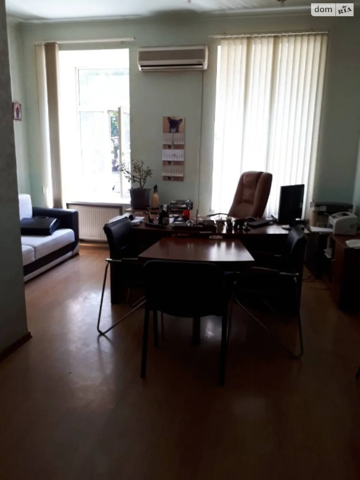 Продається офіс 87 кв. м в бізнес-центрі, цена: 65000 $