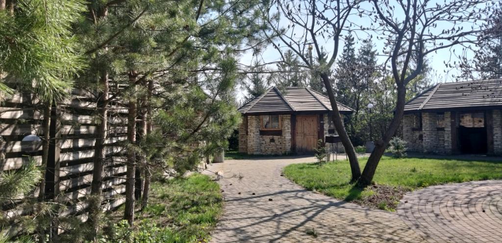 Продается объект сферы услуг 1500 кв. м в 2-этажном здании - фото 2