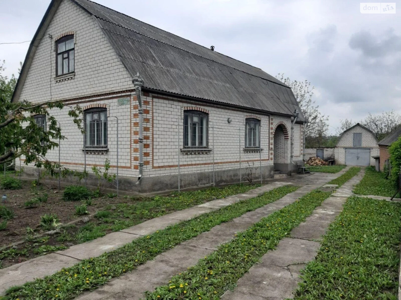 Продається одноповерховий будинок 125 кв. м с басейном, цена: 35000 $