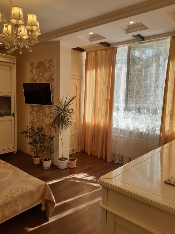 Продается 3-комнатная квартира 93 кв. м в Одессе, ул. Генуэзская